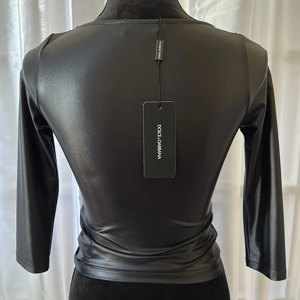 ⛔️SOLD⛔️ NWT Dolce & Gabbana Gold DG Buckle LS Cropped Blouse- Sz 40 - Picture 6 of 9